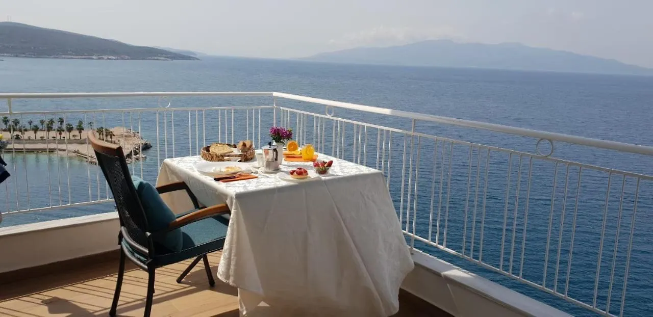 Beachfront Luxe Apartment Sarandë
