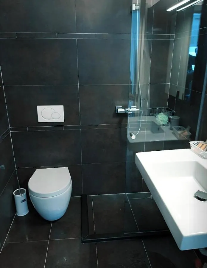 Beachfront Luxe Apartment Saranda