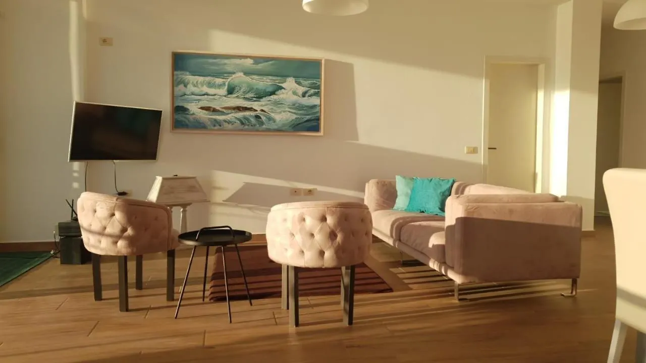 Beachfront Luxe Apartment Saranda
