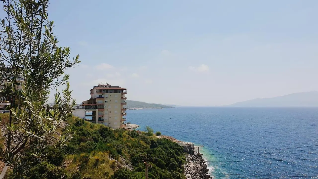 Beachfront Luxe Apartment Saranda Albánia